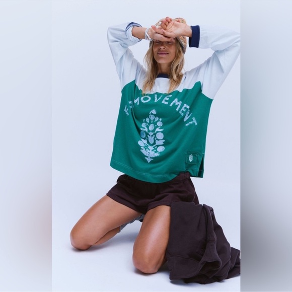 FP Movement Hustle Logo Layer. Size Small. NWT!!! - Picture 2 of 5